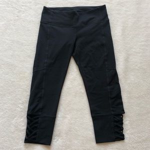 Women’s Black Athleta Capri Workout Pants
